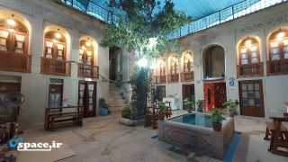  تصویر هتل سنتی اشرفیه - شیراز یافت نشد 