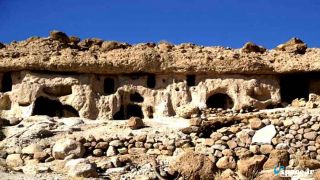 تصویر اقامتگاه بوم گردی صخره ای میمند - شهر بابک یافت نشد 